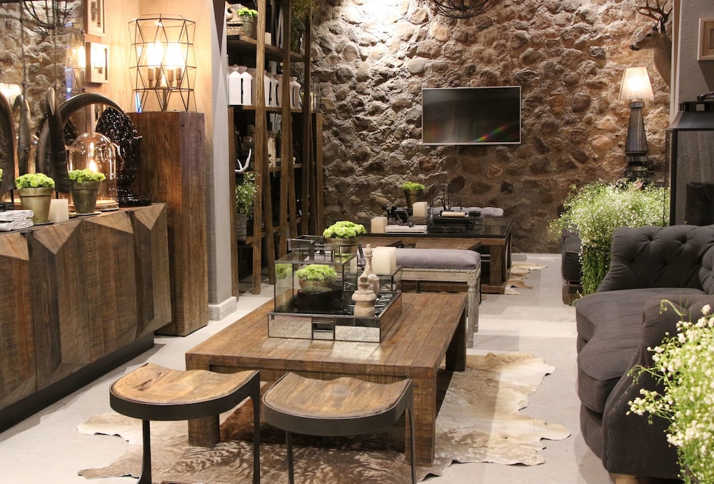 Hacienda Los Picachos 50/69
