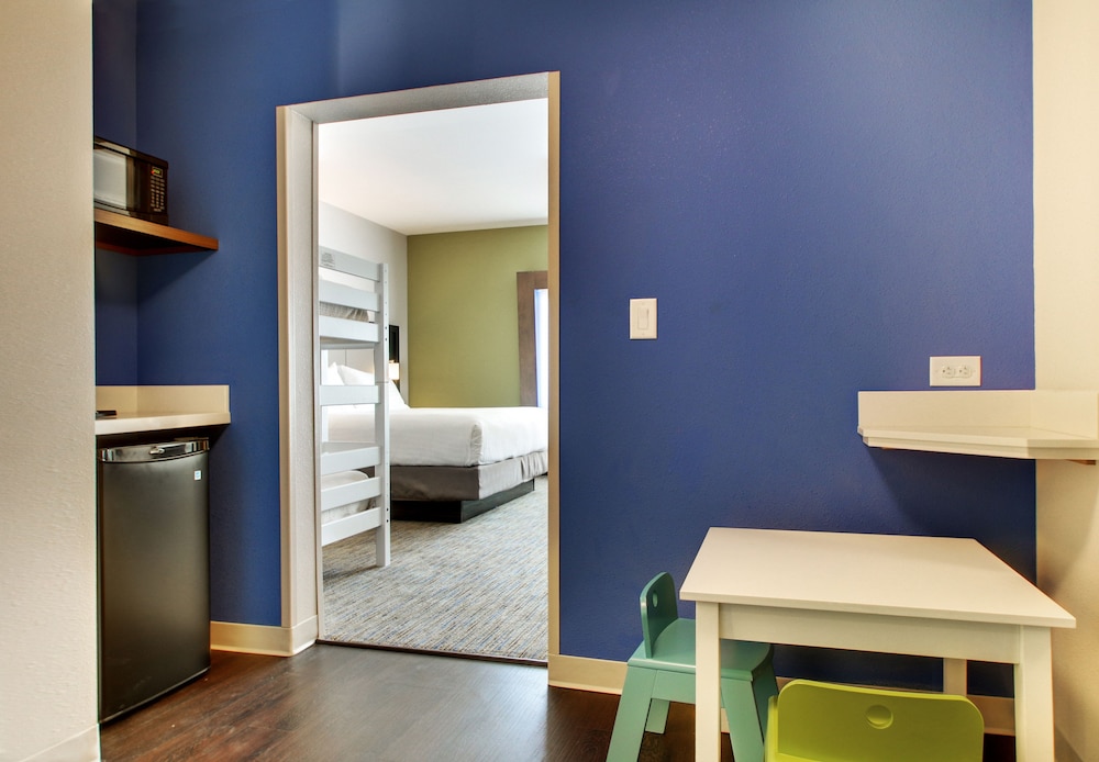 Holiday Inn Express Suites Charleston Ne Mt Pleasant Us17 3/40