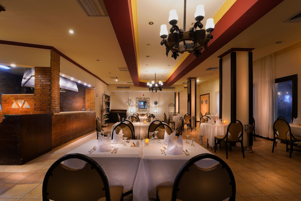 restaurant cafeteria