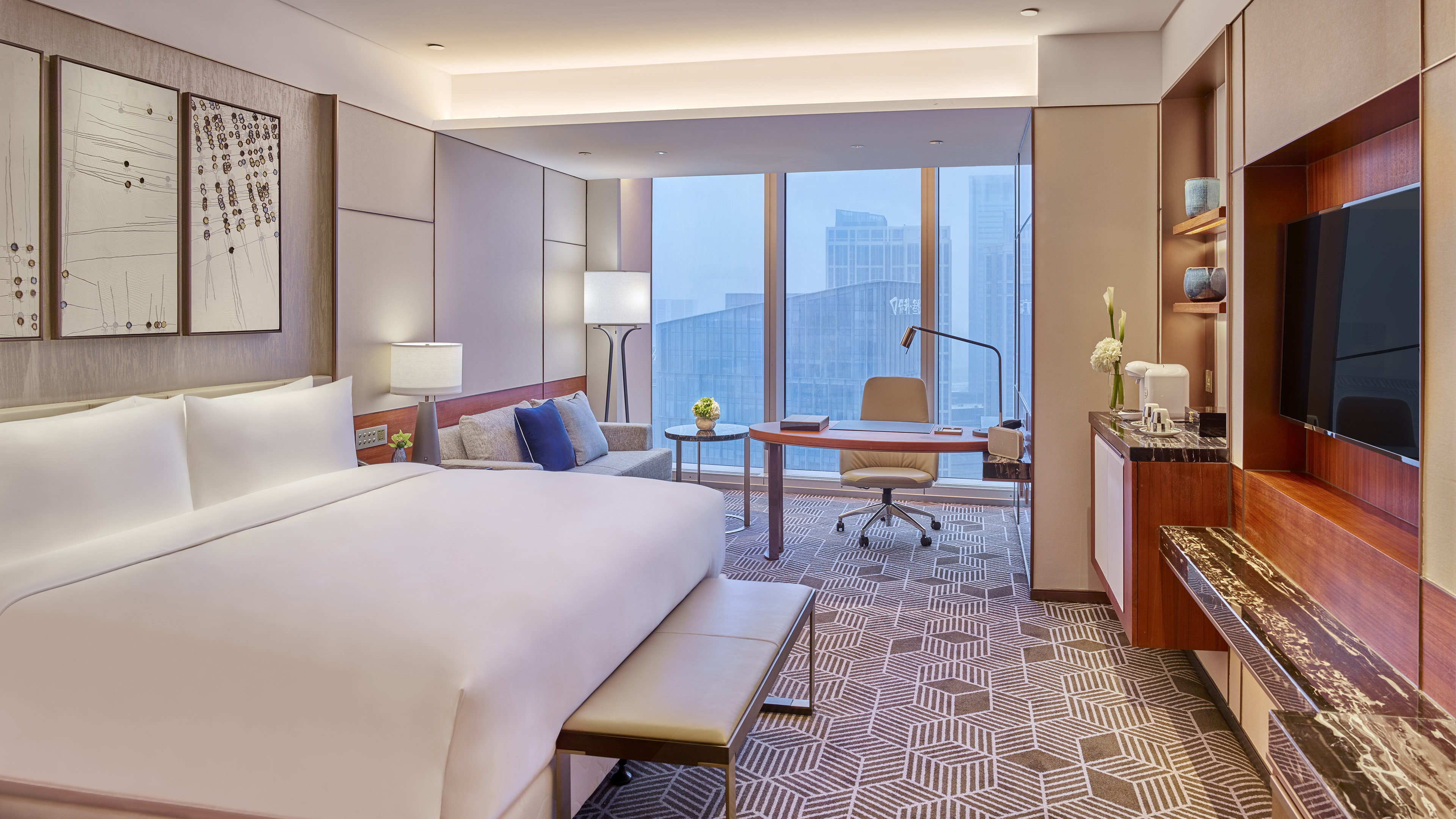 Classic, King Bed, Canton Tower View