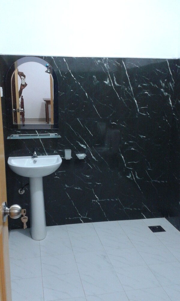 Sea Zone Hotel Nilaveli 45/49