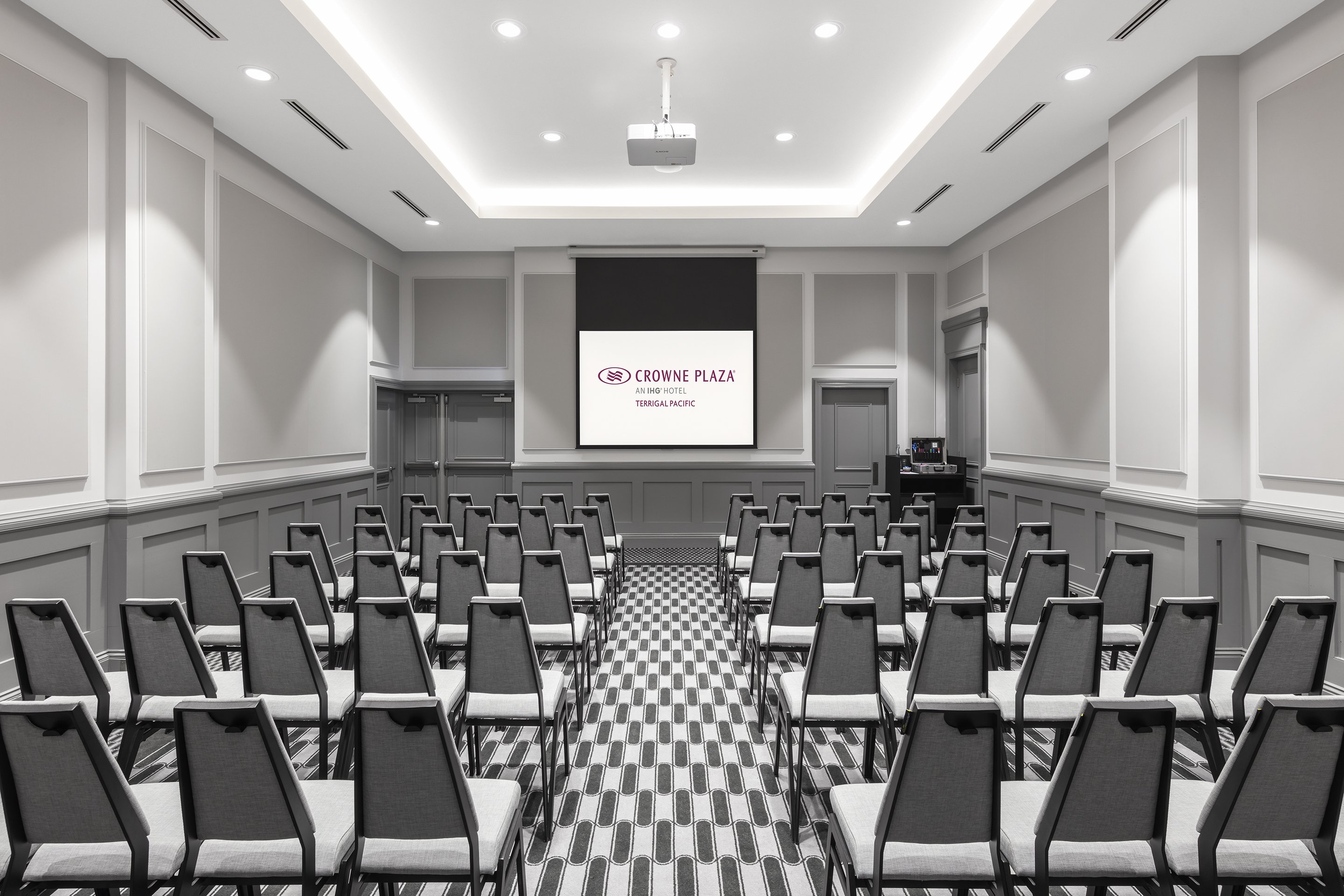 Crowne Plaza Terrigal 65/75