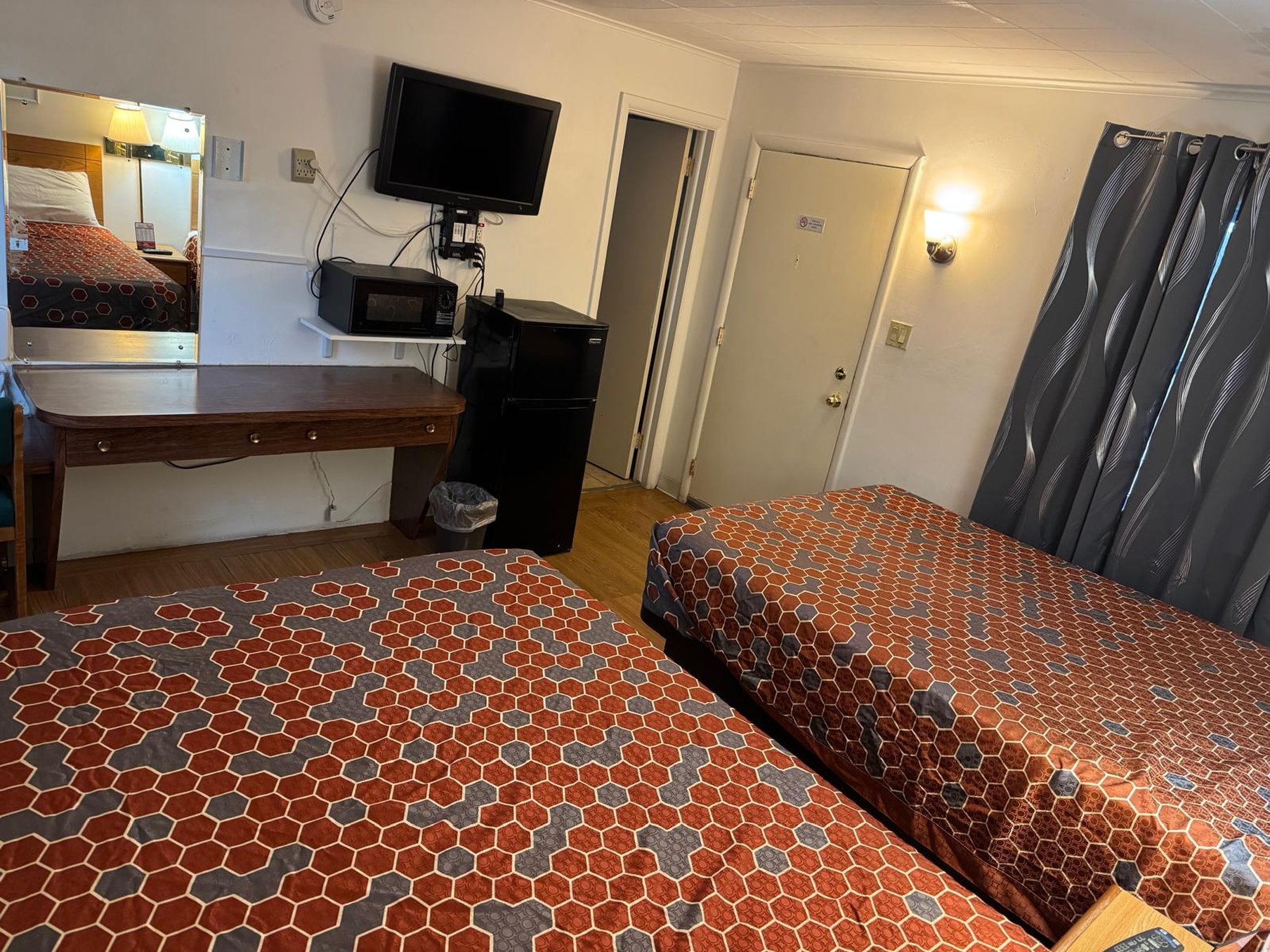 Economy Inn Cadillac MI by Hotel O 31/42
