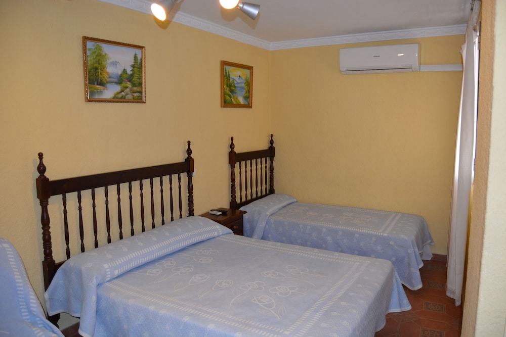 Pension Giraldilla 28/67