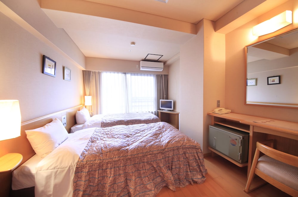 Hotel Isobe Garden 6/28