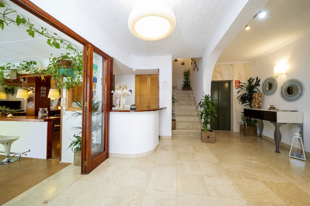 Manolita Hostal 6/71