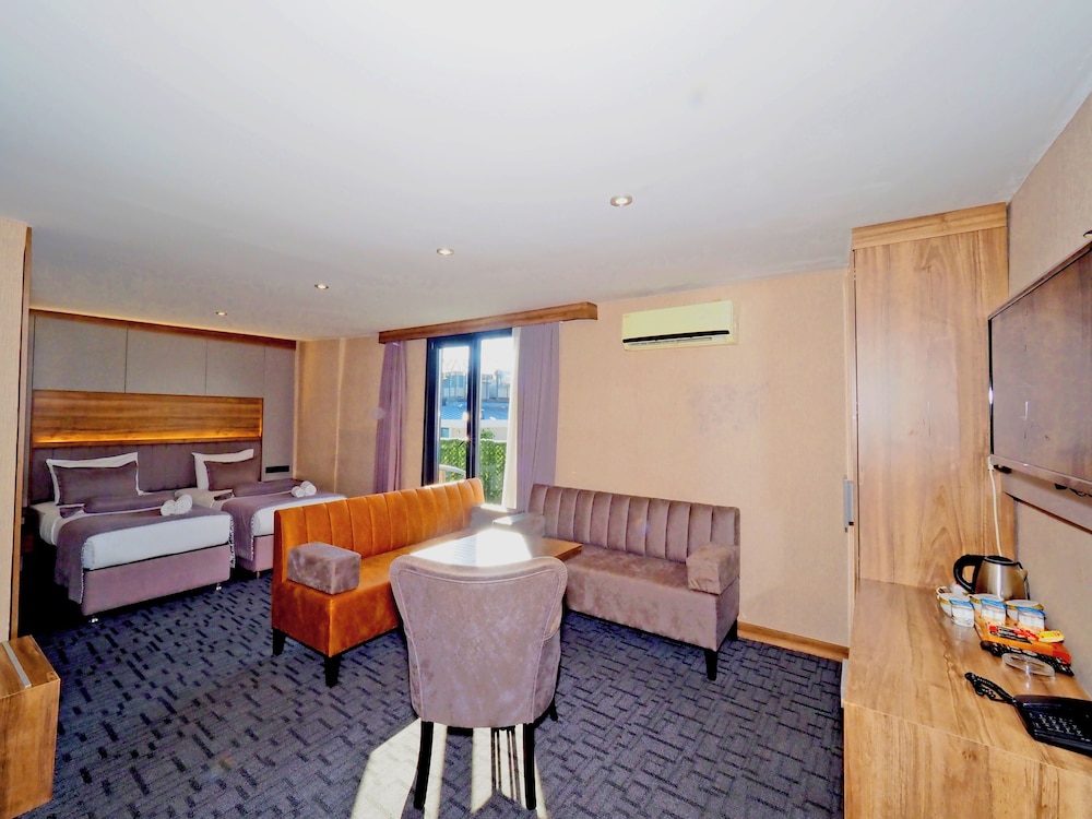 Best House Hotel 49/58