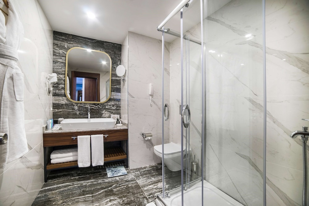 Sura Luxury Milion Hotel & Spa 75/76