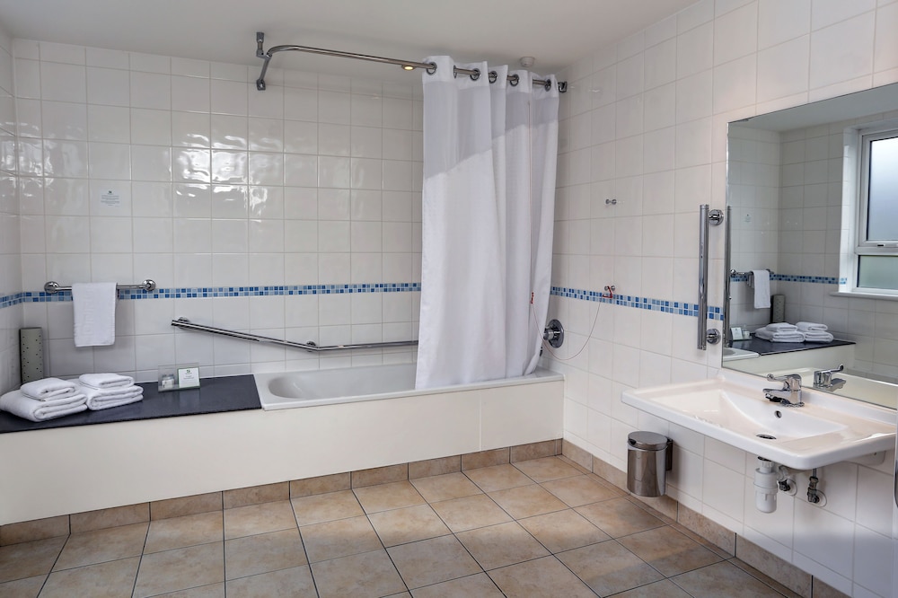 Holiday Inn Southampton-Eastleigh M3, jct13 28/72
