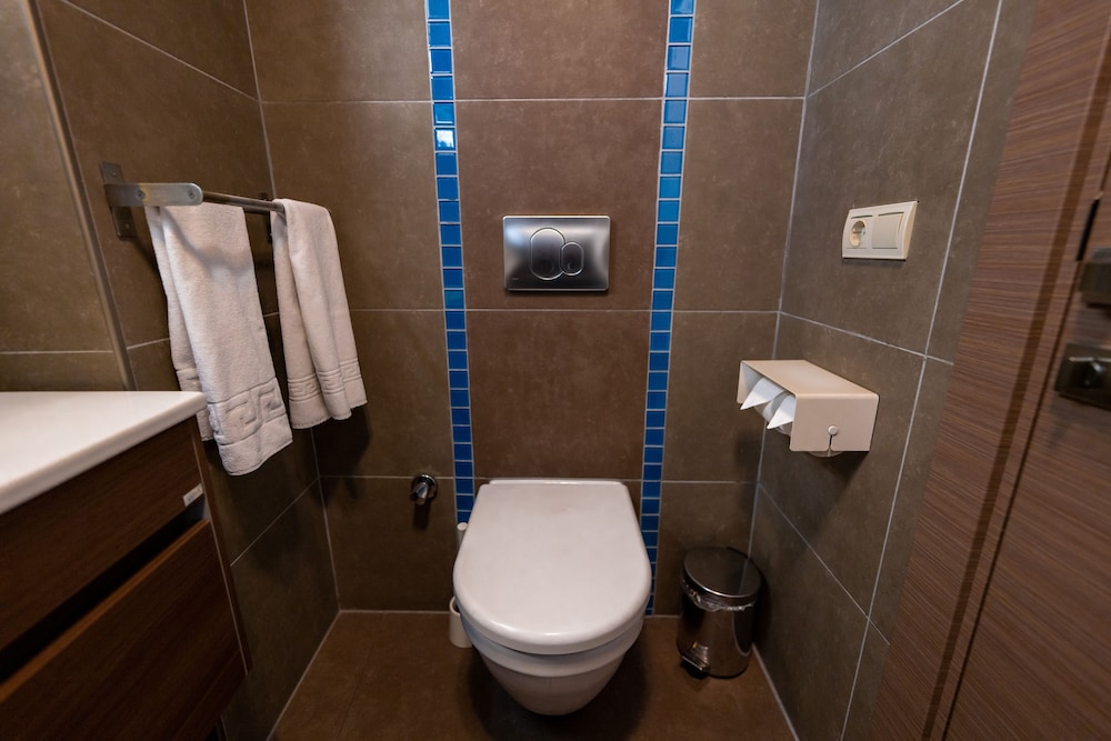 ELANAZ HOTEL 47/50