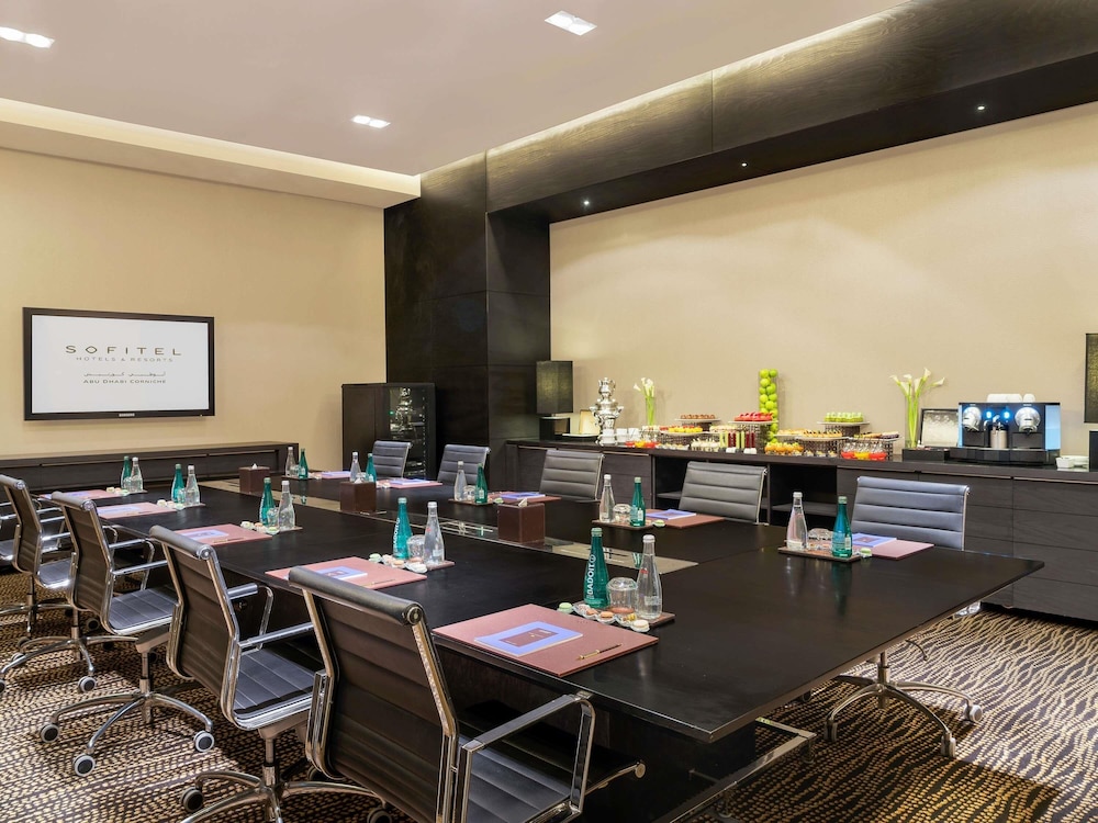 Sofitel Abu Dhabi Corniche 59/66