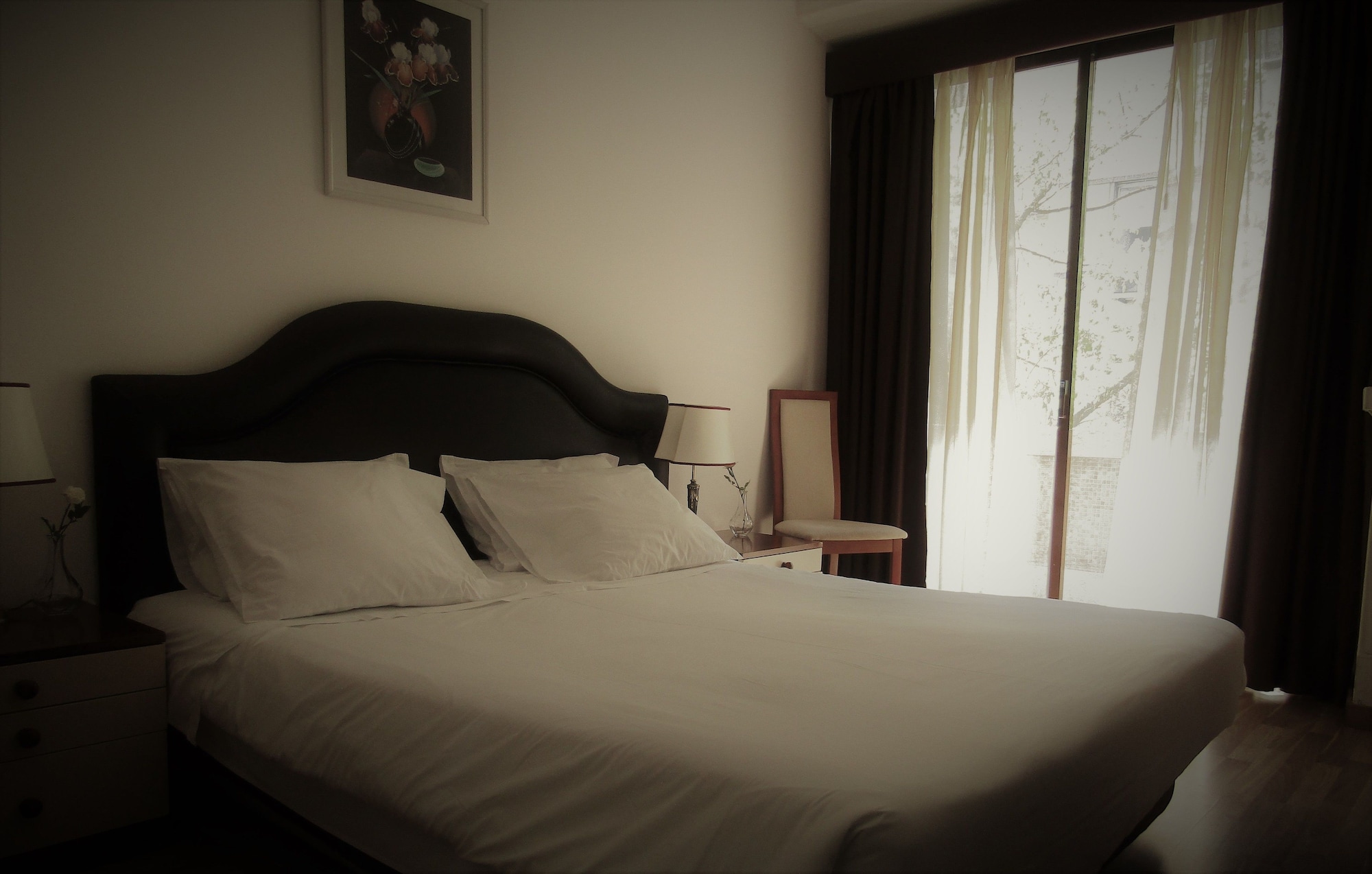 ROOM, DOUBLE BED