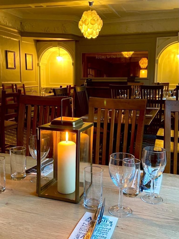 White Hart Hotel &amp; Restaurant 28/42