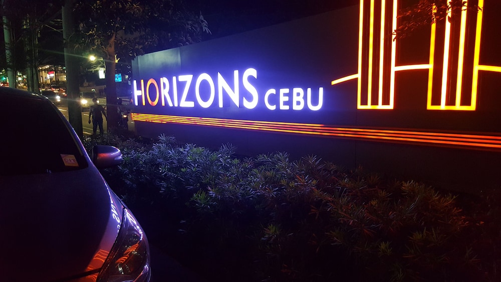 Felicity Suites At Horizon 101 14/16