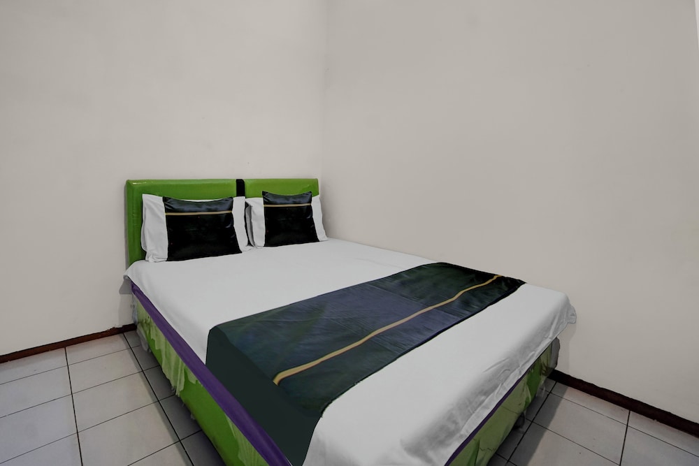 Room at Hotel O near Alun Alun formerly Embun Pagi Hotel & Villa Resort, BATU