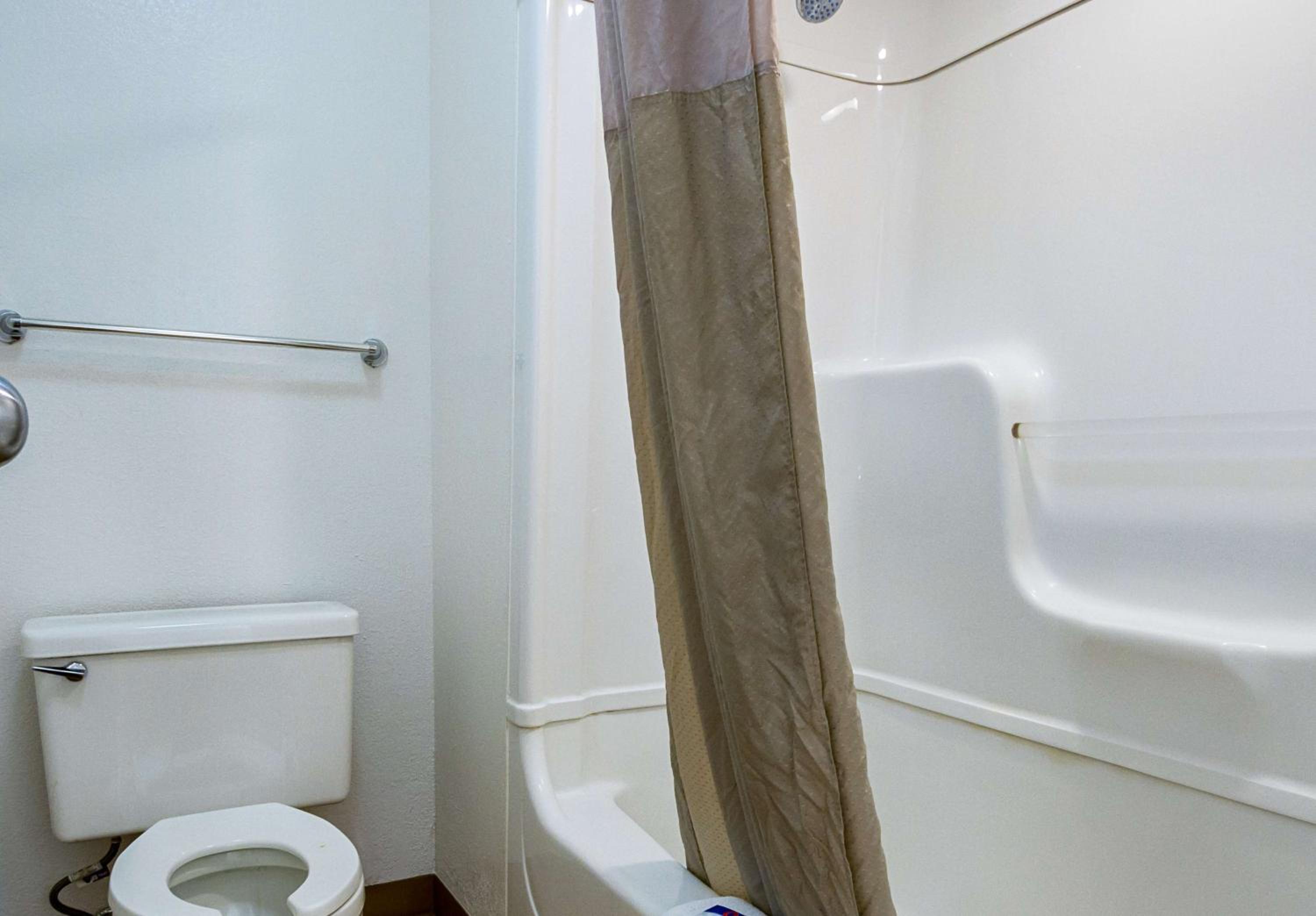 غرفة رباعية بسرير مزدوج، Motel6 Mesa, AZ - North 7/10