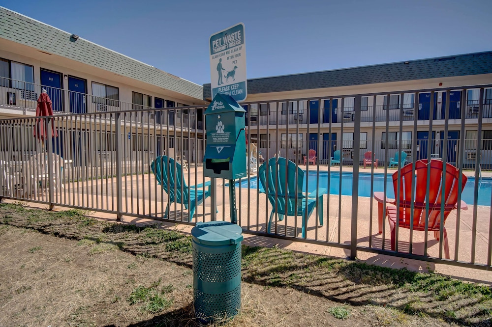 Motel6 Douglas, AZ 49/59