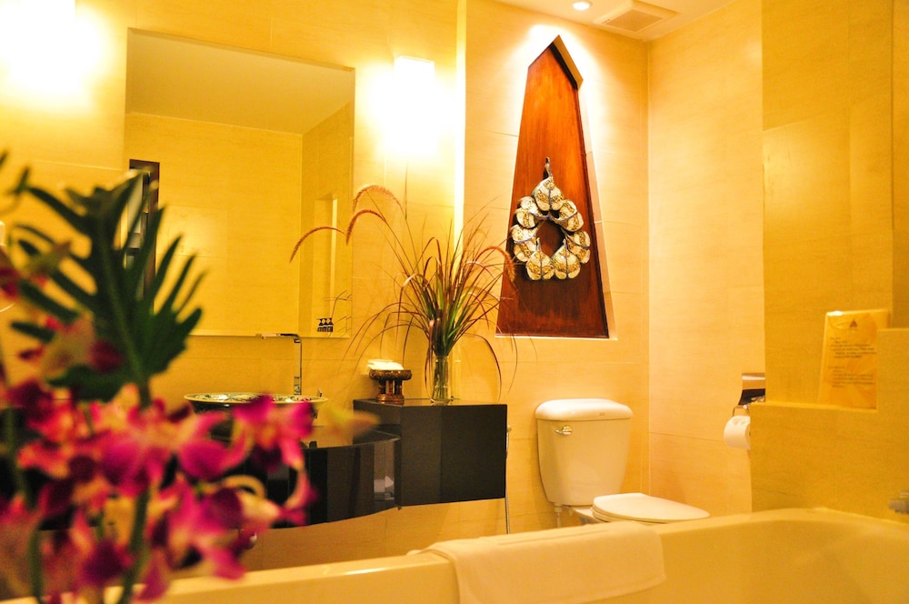 NAVATARA PHUKET RESORT 57/71