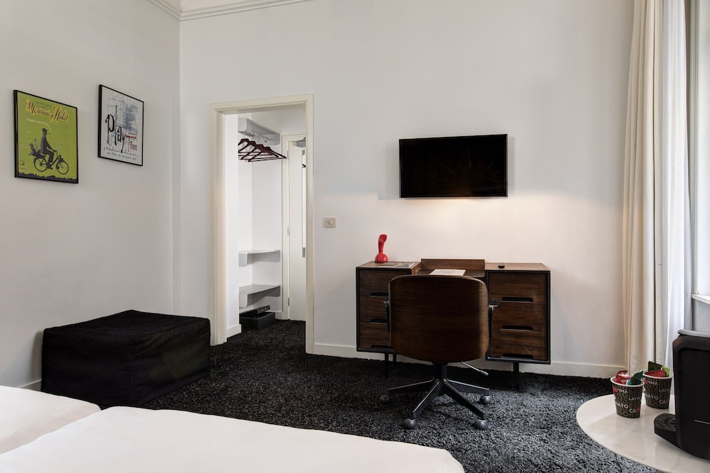 Vintage Hotel 32/50