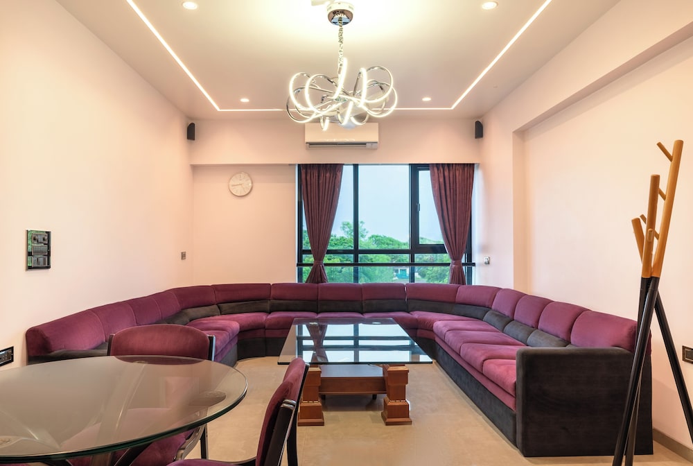 HOTEL ROYAL PALACE 35/54