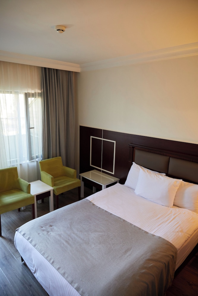 Seminal Hotel 3/50