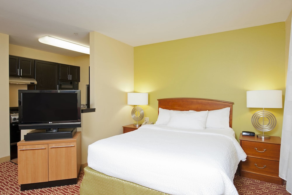 MainStay Suites Bloomington near University 7/42