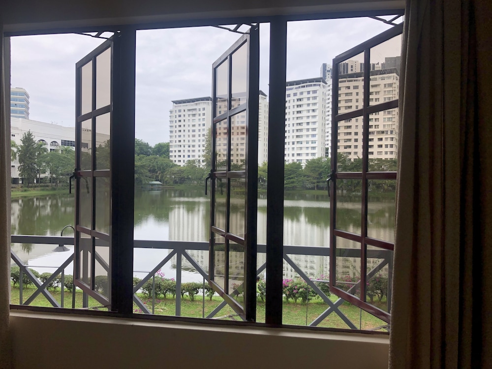 Flamingo Hotel by The Lake Kuala Lumpur 56/61