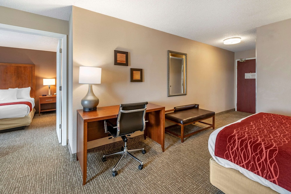 Comfort Inn and Suites Lawrenceburg, IN 23/43