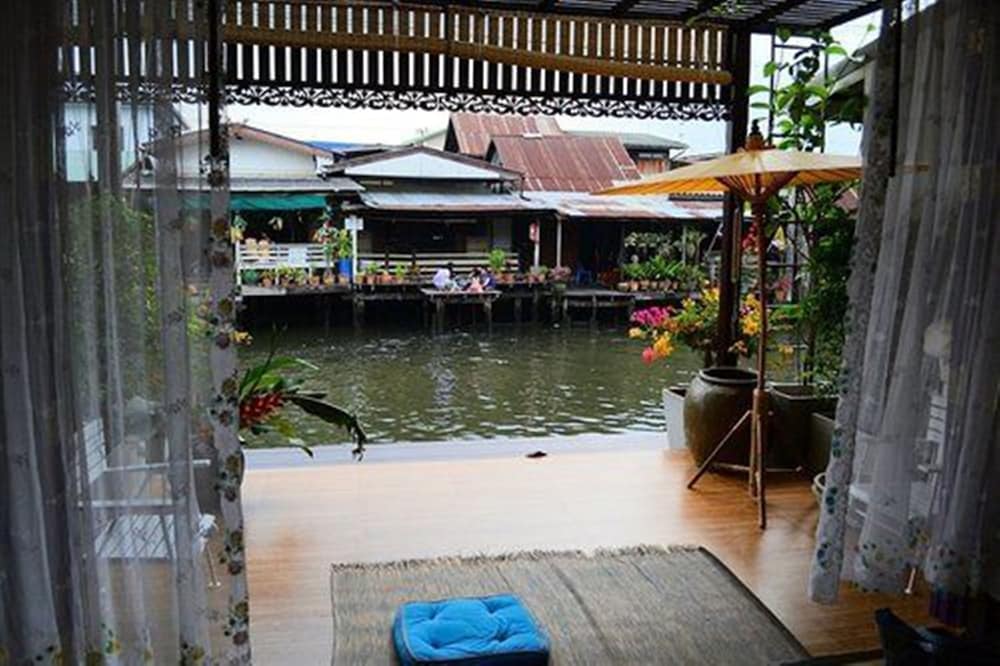 BANG LUANG HOUSE BANGKOK 11/70