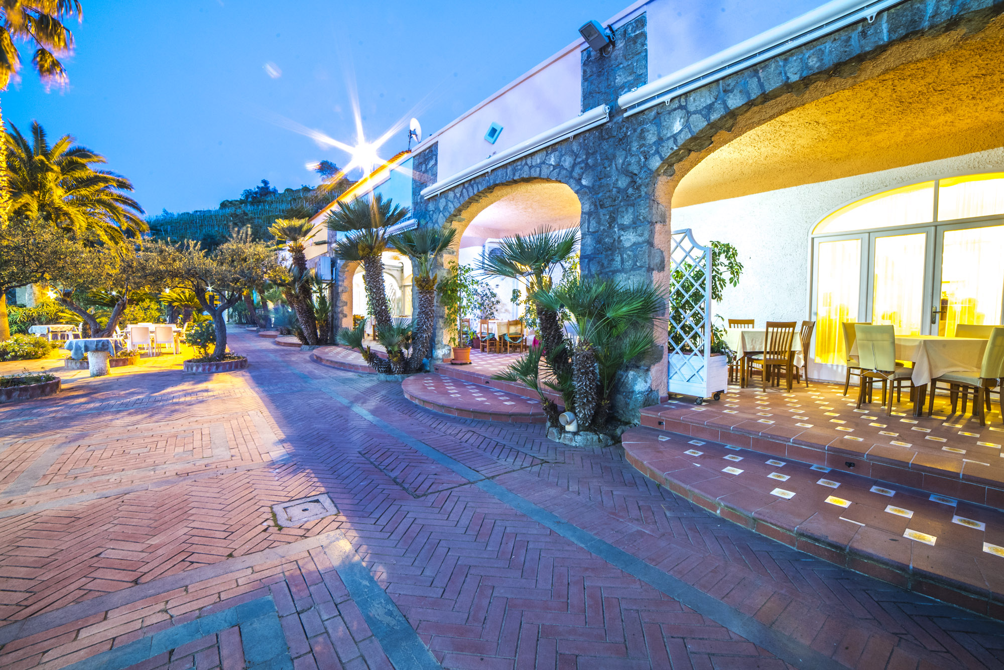 HOTEL CARLO MAGNO 25/37