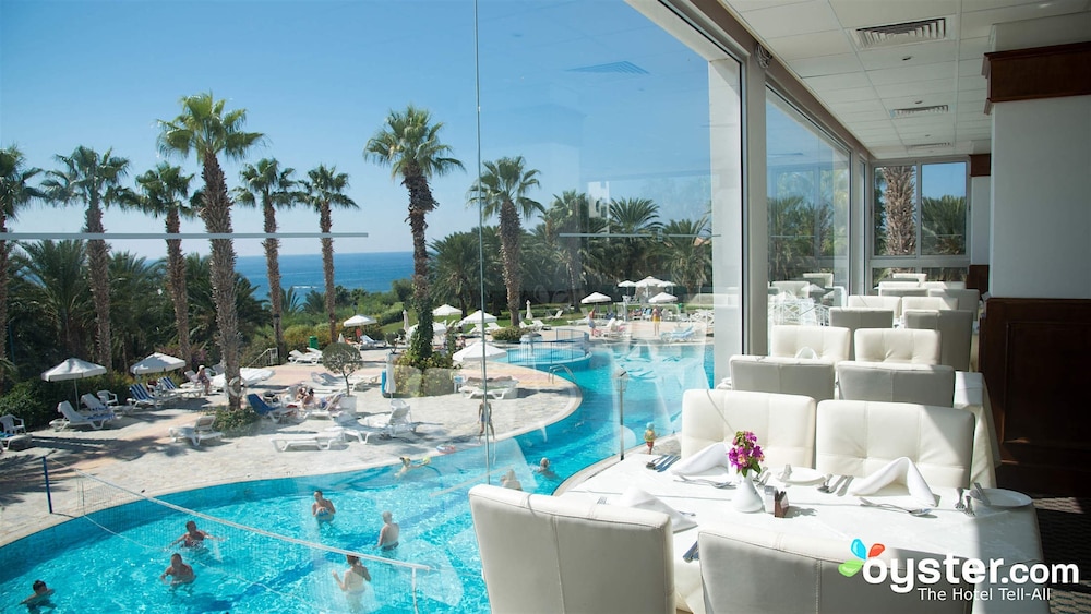swimming pool spa