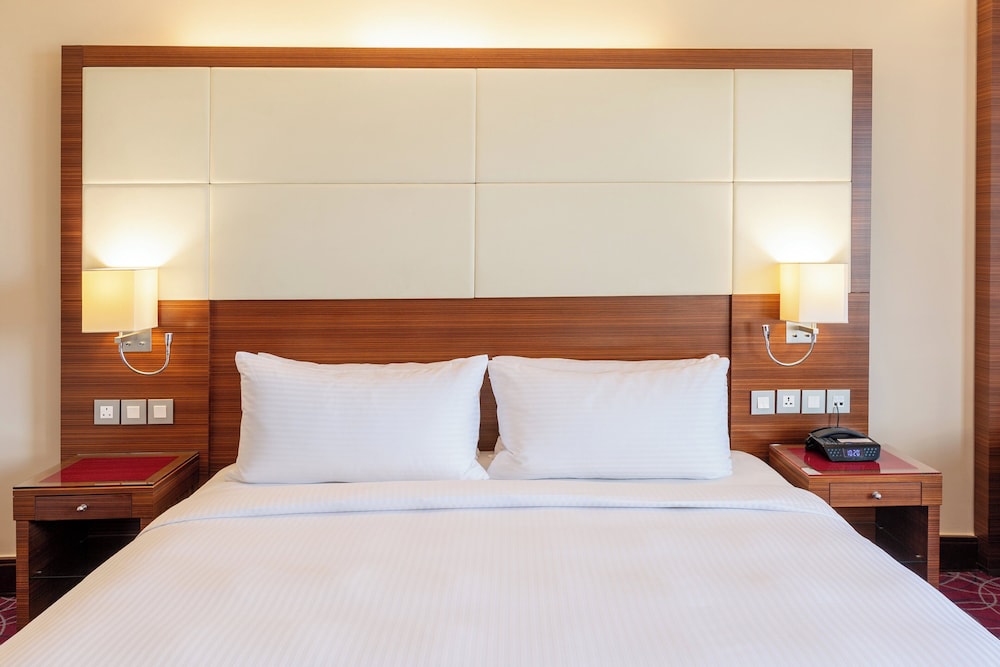 غرفة عائلية بسرير كينج، Crowne Plaza Hotel Amman 6/8