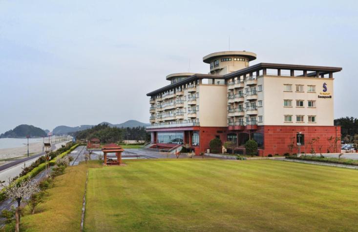 SEASPOVILL RESORT 2/28