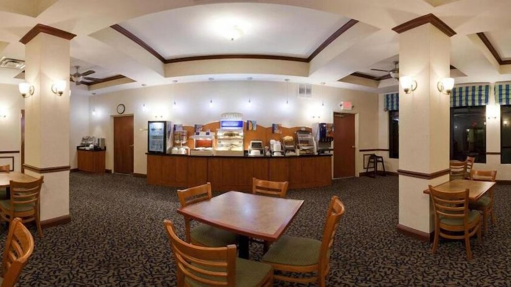 restaurant cafeteria