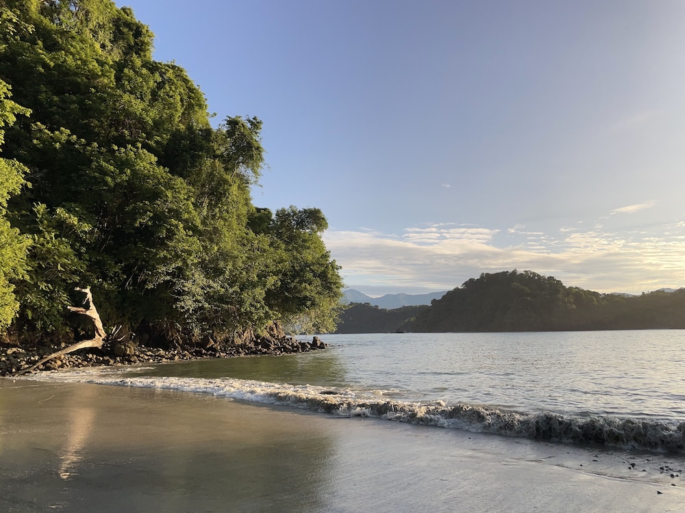 Shana By The Beach Manuel Antonio 67/74