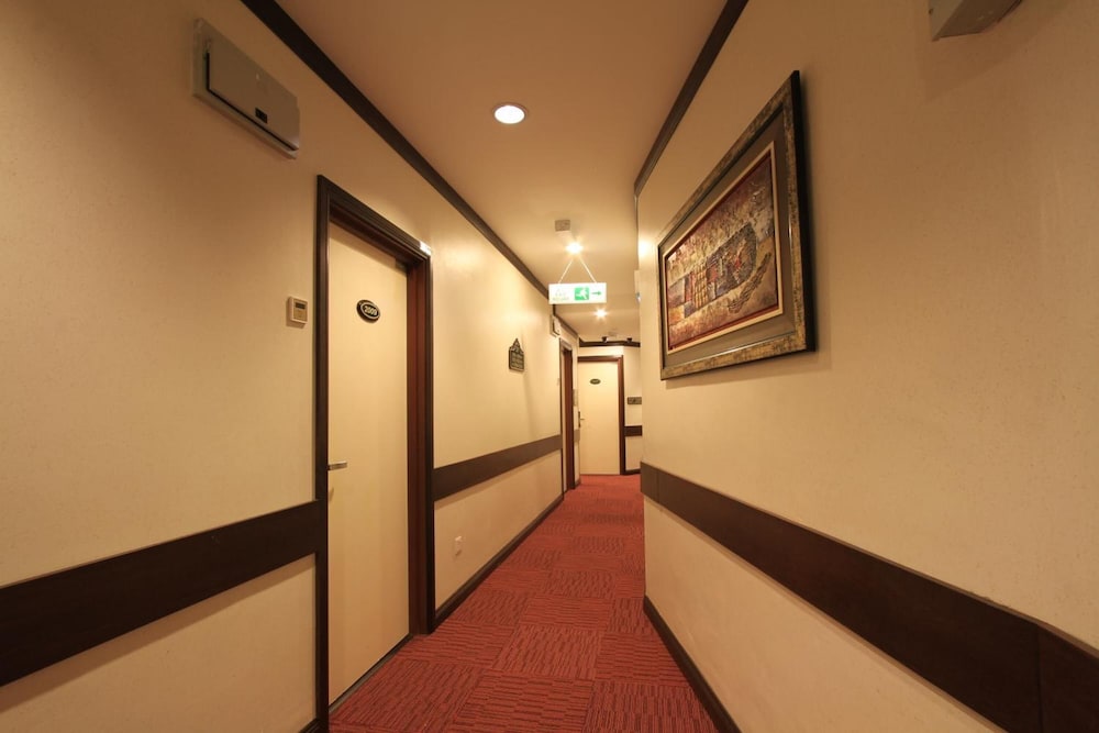Ming Paragon Hotel 39/42