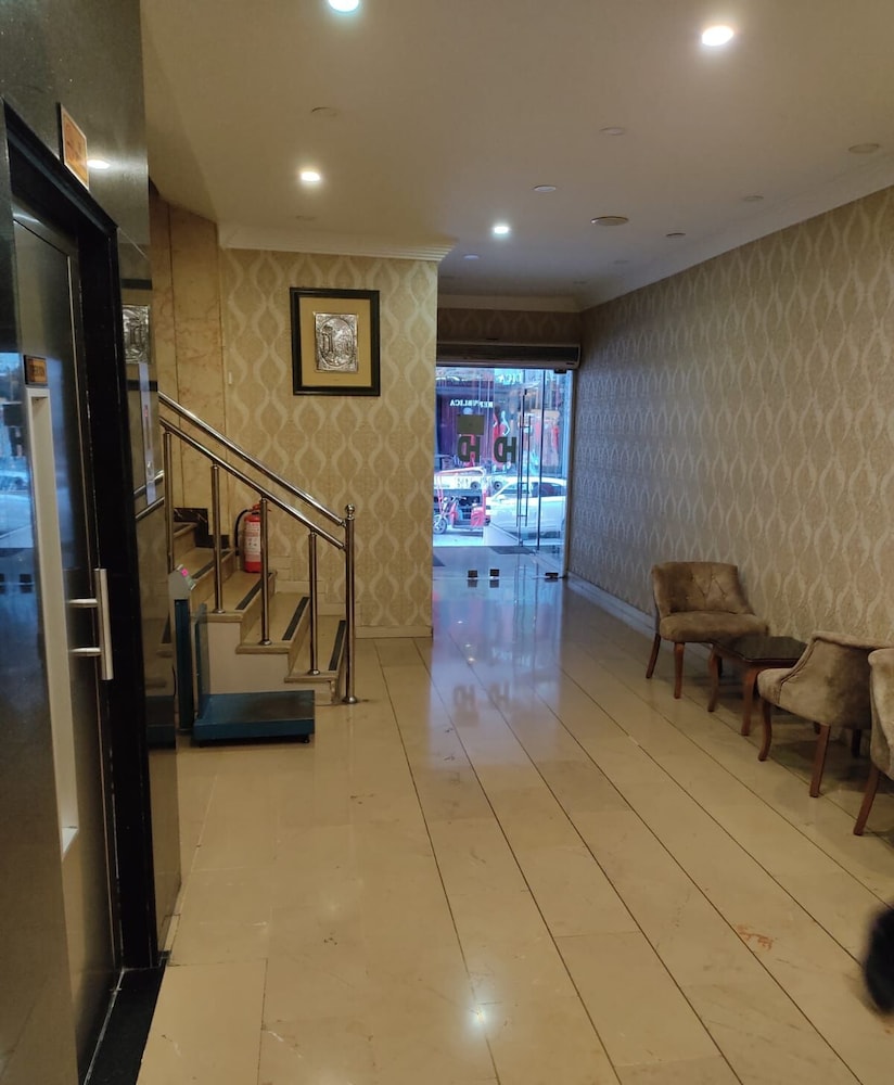 Dempa Hotel 8/42