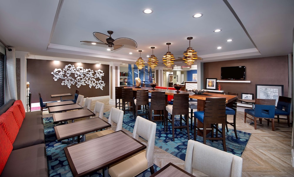 HAMPTON INN NAPLES I-75 44/59