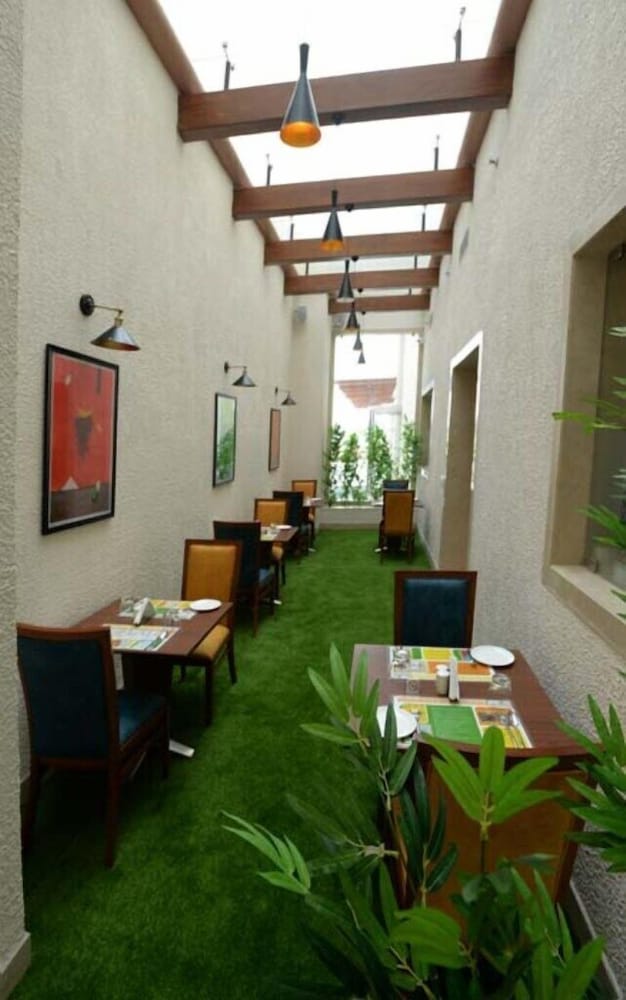 Lemon Tree Hotel Coimbatore 23/35