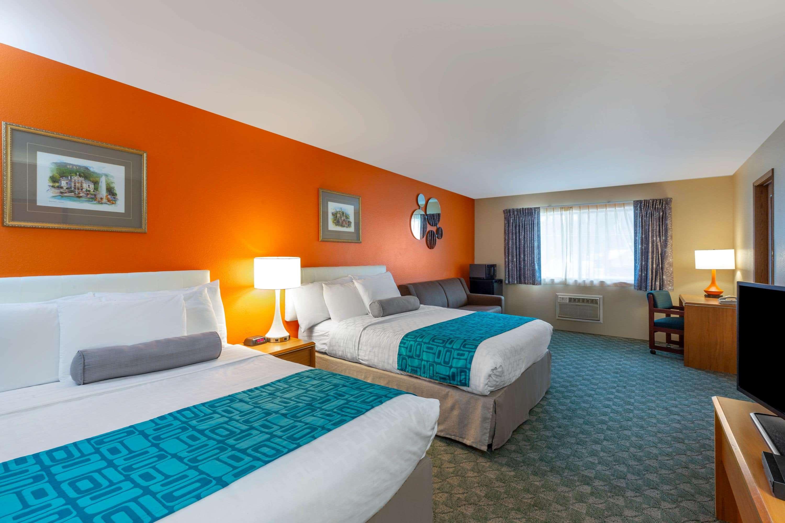 Deluxe, 2 Queen Beds