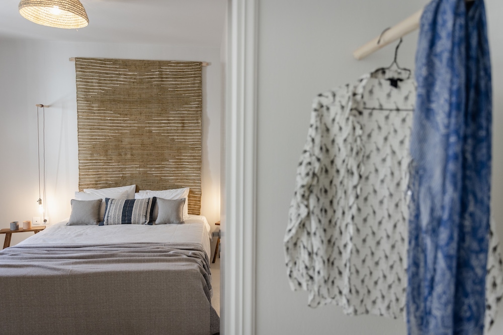 1 BEDROOM, SUPERIOR, SUITE