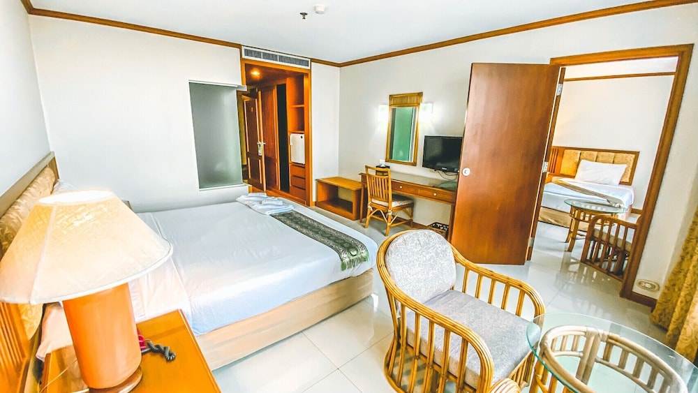 K Park Grand Hotel 38/76