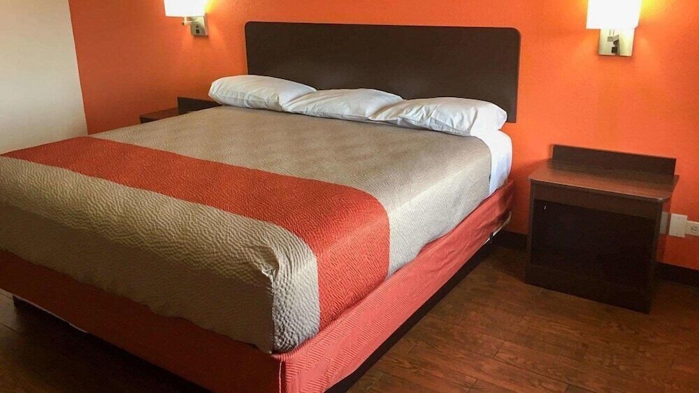 Motel6 Waco, TX 13/30