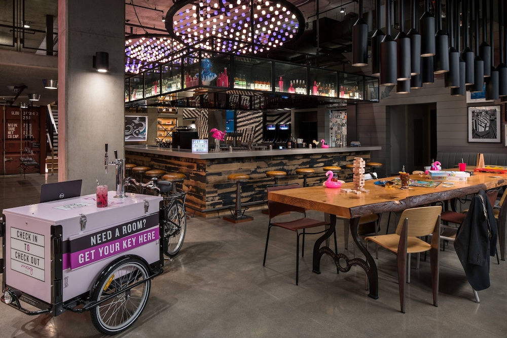 Moxy San Diego Downtown/Gaslamp Quarter 20/26