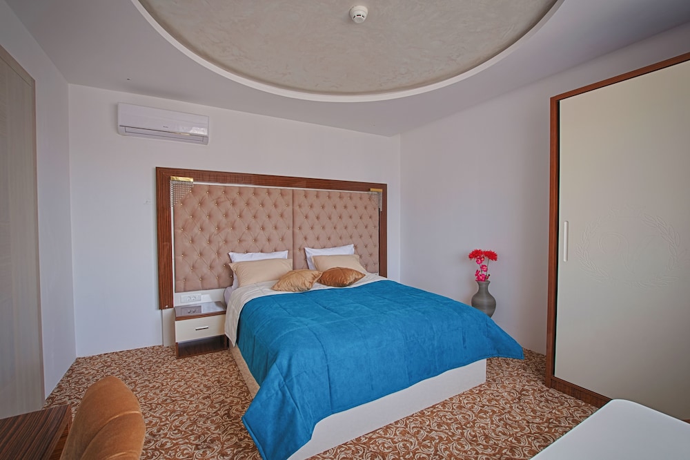 New Hotel 11/40