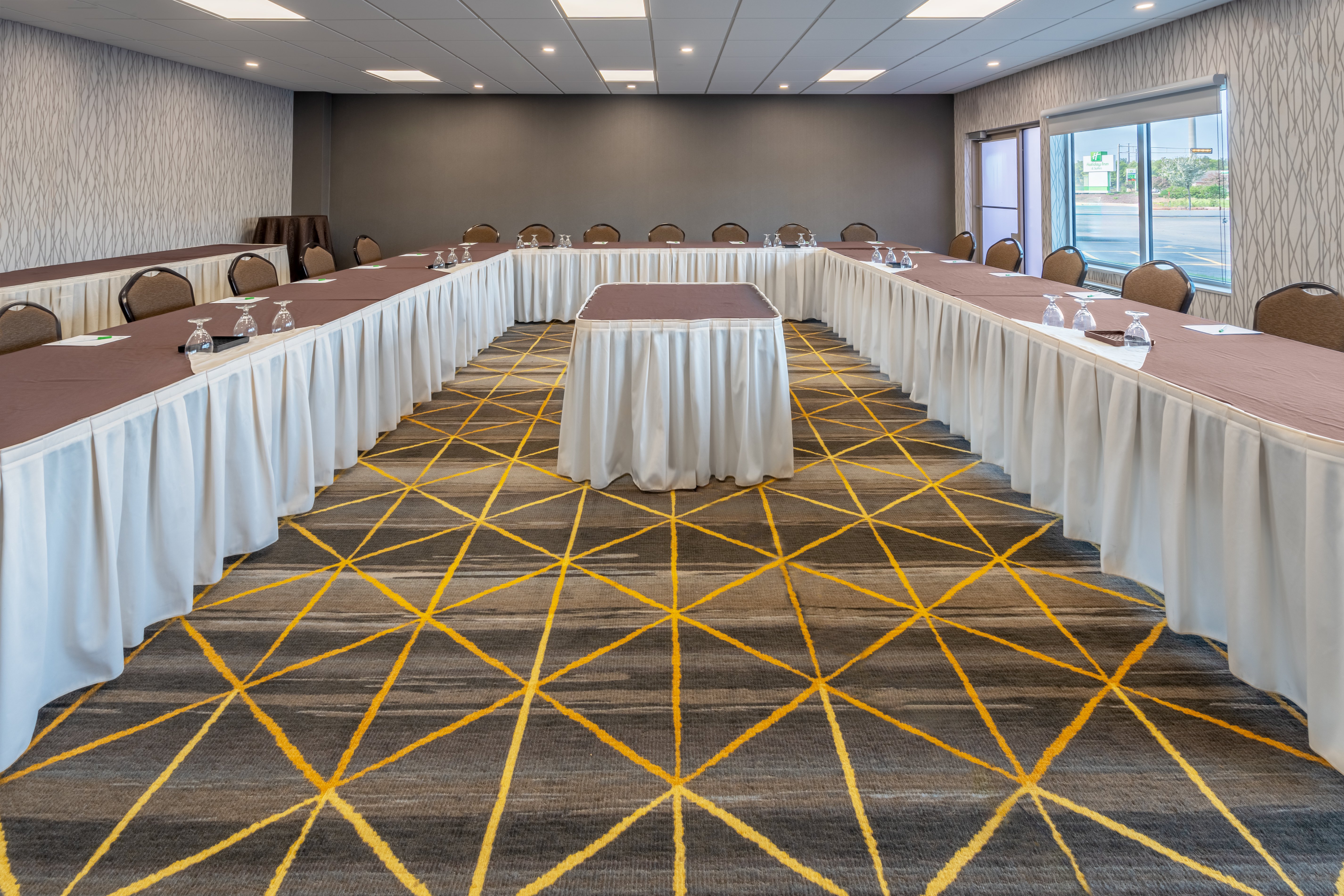 Holiday Inn Hotel Suites Wausau Rothschild 52/57