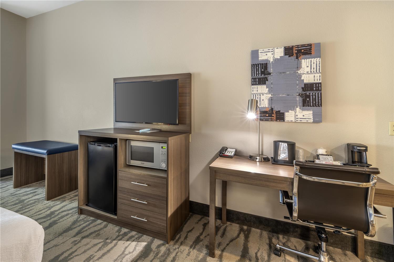 Best Western Plus Castlerock Inn & Suites 16/19