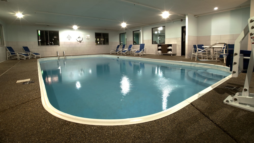 Holiday Inn Express Suites Evansville North 1/31