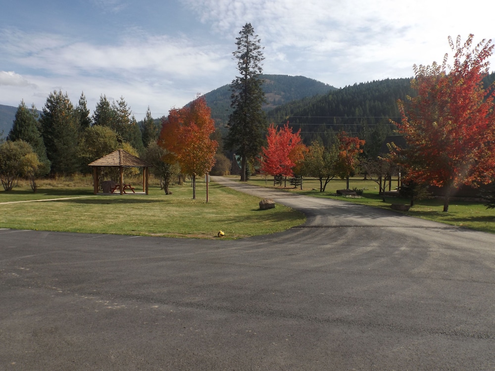 Clark Fork Lodge 41/43