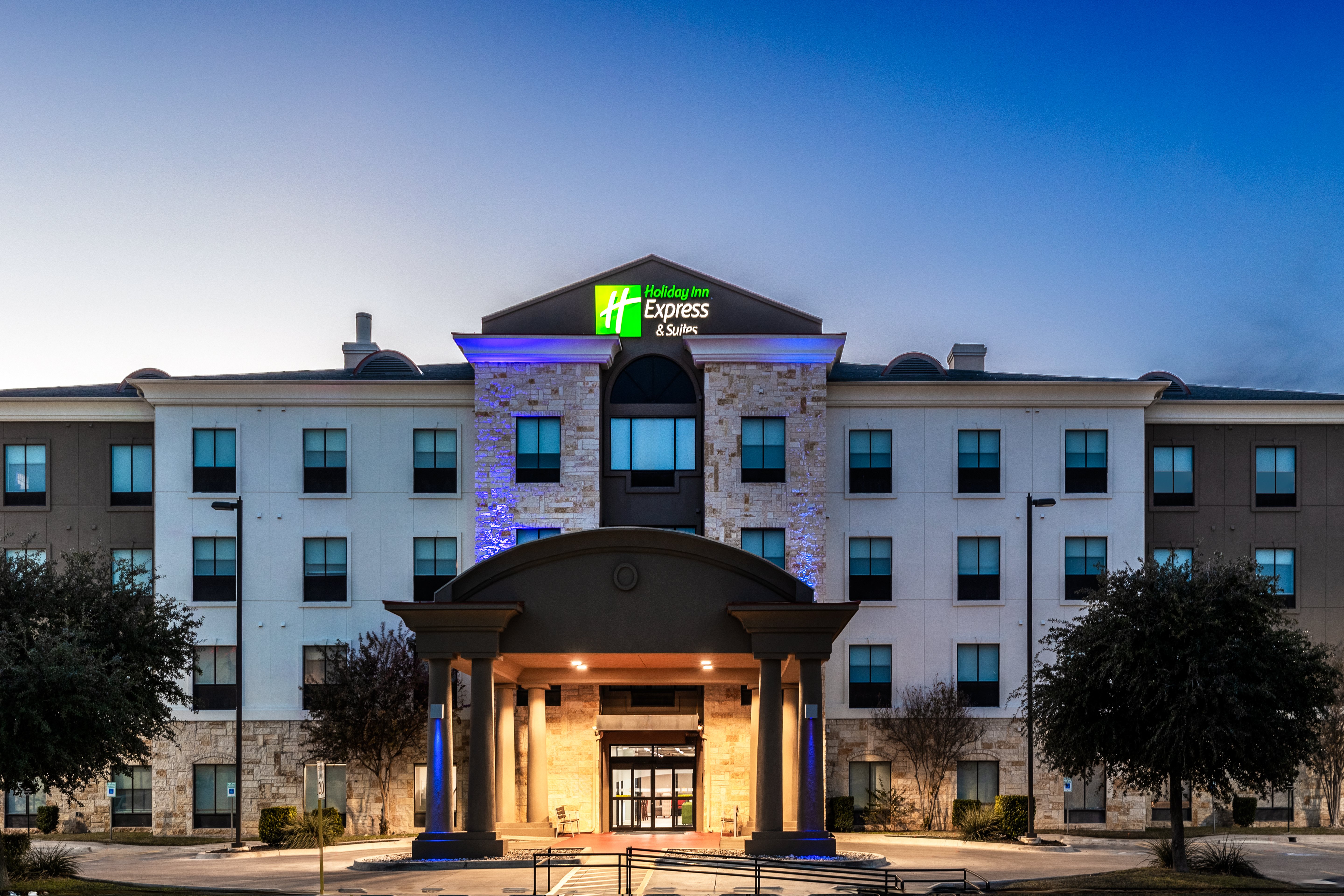 Holiday Inn Express Hotel And Suites Del Rio 1/37